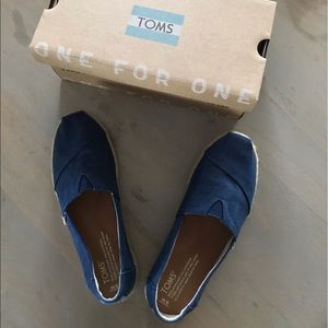 TOMS navy espadrilles